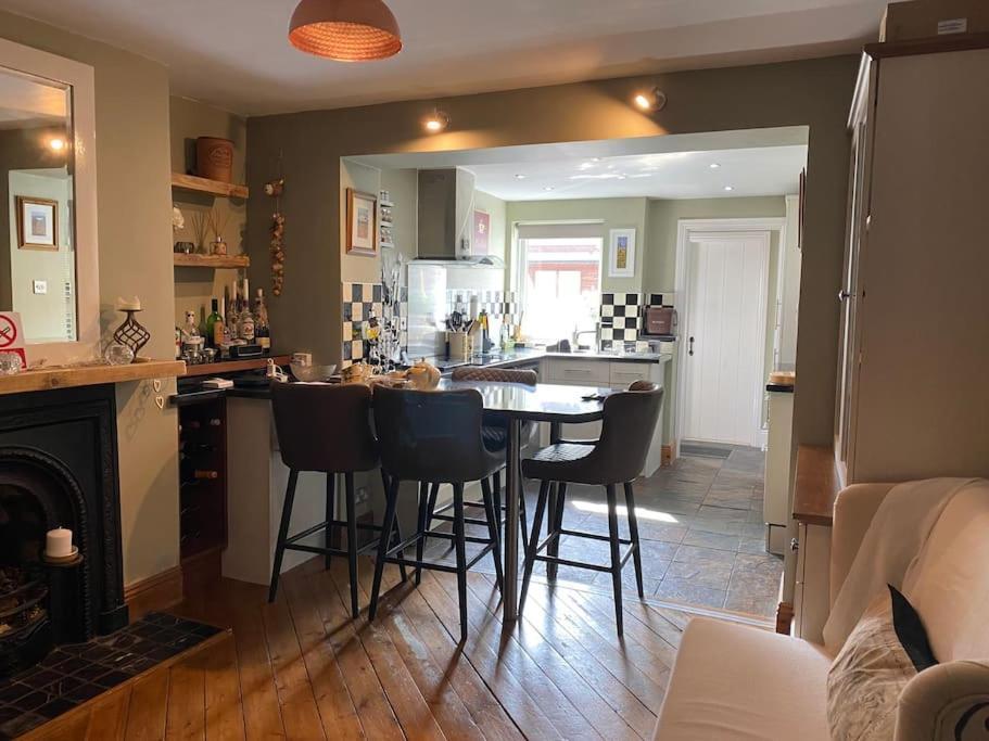 Outskirts Of Ulverston, Entire Cottage - Sleeps 4 אולברסטון מראה חיצוני תמונה