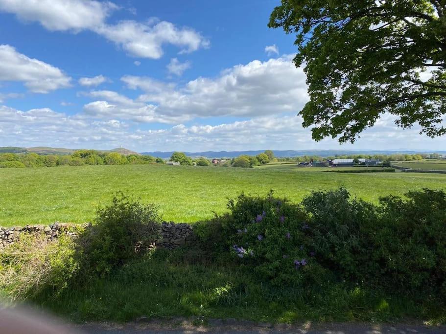 Outskirts Of Ulverston, Entire Cottage - Sleeps 4 אולברסטון מראה חיצוני תמונה